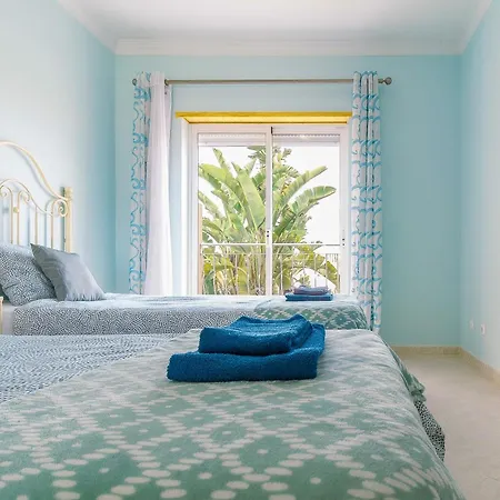 Апартаменти At17 Two Bed On Oasis Parque Портіман